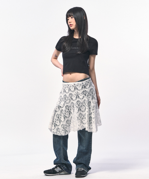C WEAR BY THE GENIUS(シーウェアバイザジーニアス)の「シーウェア クロップTシャツ ブラック(Tシャツ/カットソー・レディース・その他・size1)」の2枚目の写真