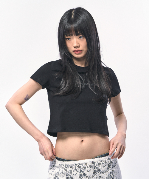 C WEAR BY THE GENIUS(シーウェアバイザジーニアス)の「シーウェア クロップTシャツ ブラック(Tシャツ/カットソー・レディース・その他・size1)」の3枚目の写真