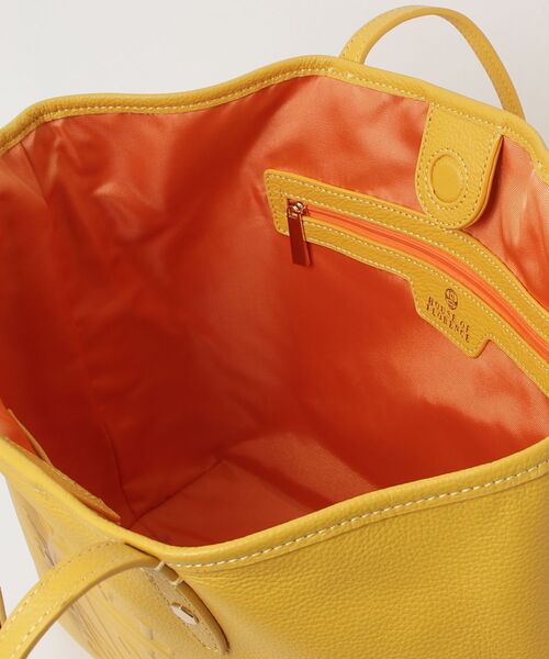 HOUSE OF FLORENCE（ハウスオブフローレンス）の「【HOUSE OF FLORENCE/ハウス オブ フローレンス】イタリアンレザー 型押しエンボス トートバッグ（L）（トートバッグ・レディース・グレイッシュベージュ/ブラック/ピンク/イエロー/ブラウン・FREE）」の13枚目の写真