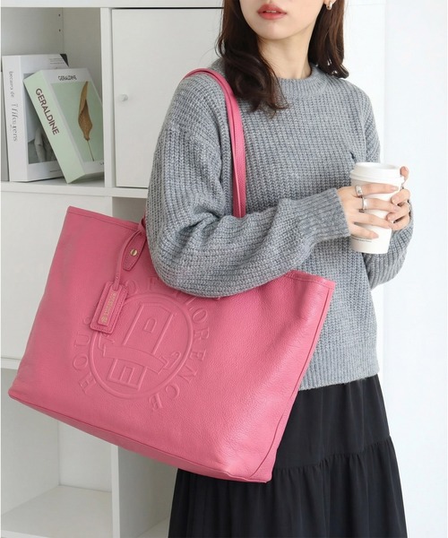 HOUSE OF FLORENCE（ハウスオブフローレンス）の「【HOUSE OF FLORENCE/ハウス オブ フローレンス】イタリアンレザー 型押しエンボス トートバッグ（L）（トートバッグ・レディース・グレイッシュベージュ/ブラック/ピンク/イエロー/ブラウン・FREE）」の6枚目の写真