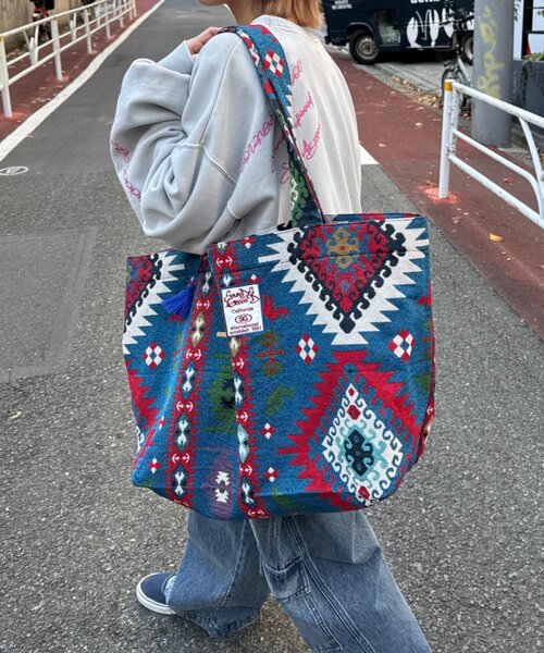 SOUNDSGOOOOD（サウンズグッド）の「【SOUNDS GOOOOD】ゴブラン柄トートバッグ（トートバッグ・レディース・ブルー/ブラック・ONE SIZE）」の10枚目の写真