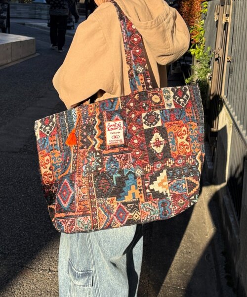 SOUNDSGOOOOD（サウンズグッド）の「【SOUNDS GOOOOD】ゴブラン柄トートバッグ（トートバッグ・レディース・ブルー/ブラック・ONE SIZE）」の13枚目の写真