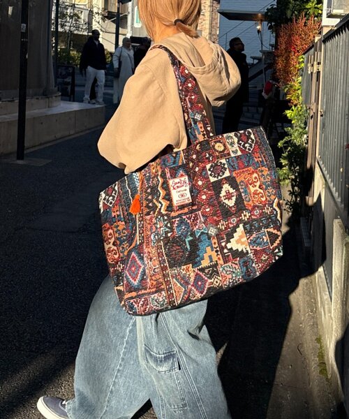 SOUNDSGOOOOD（サウンズグッド）の「【SOUNDS GOOOOD】ゴブラン柄トートバッグ（トートバッグ・レディース・ブルー/ブラック・ONE SIZE）」の14枚目の写真