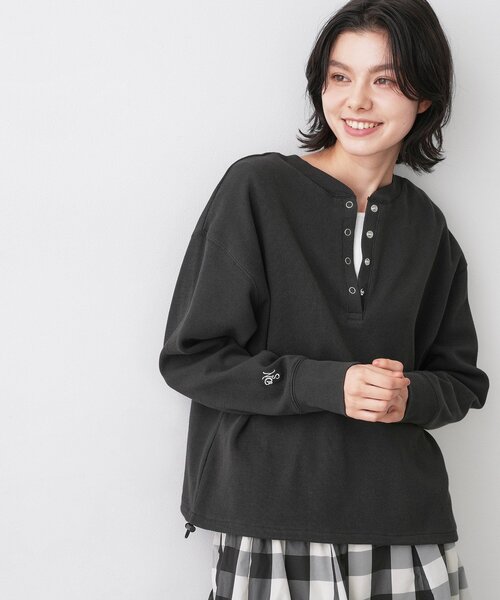 Dessin（デッサン）の「【前後2WAY/洗える】ドロストリブカットソー（Tシャツ/カットソー・レディース・ホワイト系/イエロー系その他/チャコールグレー・01/02/03）」の2枚目の写真