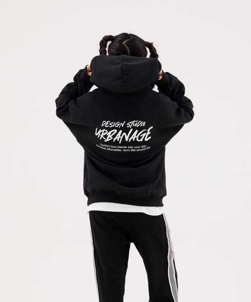 URBANAGE（アーバンエイジ）の「DESIGN STUDIO ロゴ オーバーサイズ フードパーカー_ブラック（パーカー・レディース・その他・MEDIUM/LARGE）」の4枚目の写真