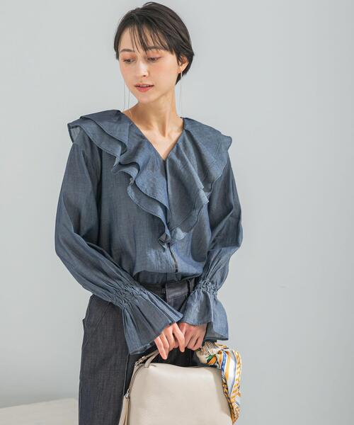 URBAN RESEARCH ROSSO WOMEN(アーバンリサーチ ロッソ)の「Vネックラッフルシアーデニムブラウス(シャツ/ブラウス・レディース・ネイビー/インディゴブルー・FREE)」の18枚目の写真