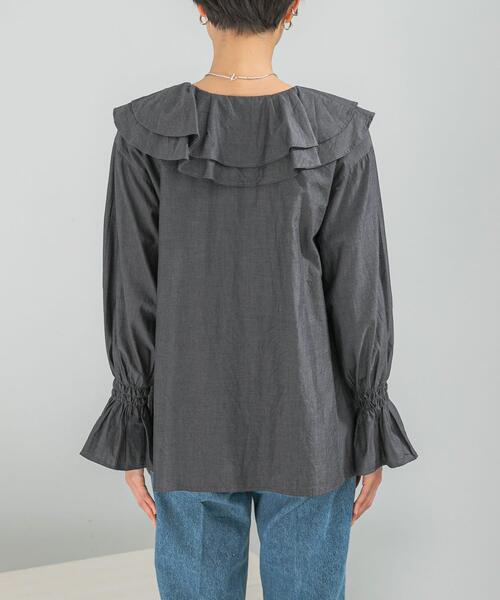 URBAN RESEARCH ROSSO WOMEN(アーバンリサーチ ロッソ)の「Vネックラッフルシアーデニムブラウス(シャツ/ブラウス・レディース・ネイビー/インディゴブルー・FREE)」の7枚目の写真