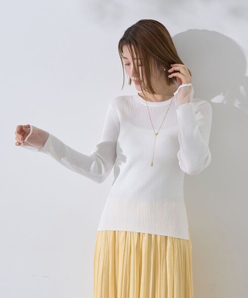 YECCA VECCA（イェッカヴェッカ）の「袖口シアーリブニット（ニット/セーター・レディース・オフホワイト/ブラック/ライトベージュ/サックスブルー・FREE）」の5枚目の写真