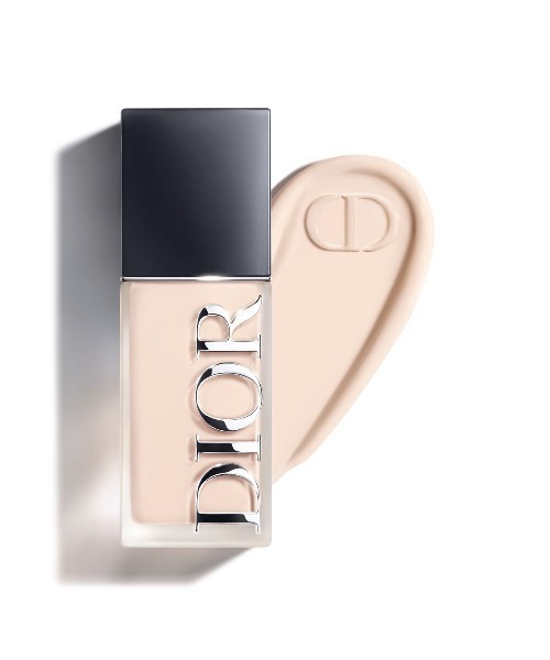 Dior(ディオール)の「ディオール フォーエヴァー フルイド スキン ウェア(SPF25/PA+++)(ファンデーション・レディース・00 ニュートラル /3N ニュートラル/2N ニュートラル/0N ニュートラル/0CR クール ロージー/1N ニュートラル/1W ウォーム/1CR クール ロージー/1.5N ニュートラル/0W ウォーム/0.5N ニュートラル・FREE)」の10枚目の写真
