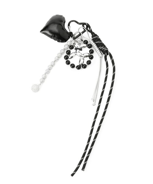 SHOO・LA・RUE（シューラルー）の「マルチパフハートチャーム（チャーム・レディース・シルバー/ブラック・00）」の2枚目の写真