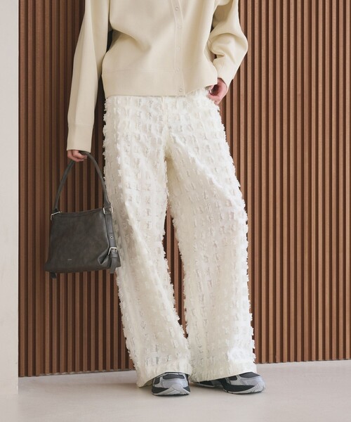 BEAUTY&YOUTH UNITED ARROWS(ビューティーアンドユースユナイテッドアローズ)の「スクエア フリンジ ジャガード ワイドパンツ(その他パンツ・レディース・ブラック/ホワイト・M/S)」の4枚目の写真