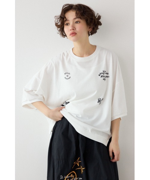 RODEO CROWNS WIDE BOWL(ロデオクラウンズワイドボウル)の「発泡マルチロゴビッグトップス(Tシャツ/カットソー・レディース・ブラック/サックスブルー/オフホワイト・FREE)」の13枚目の写真