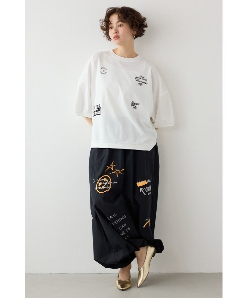 RODEO CROWNS WIDE BOWL(ロデオクラウンズワイドボウル)の「発泡マルチロゴビッグトップス(Tシャツ/カットソー・レディース・ブラック/サックスブルー/オフホワイト・FREE)」の16枚目の写真