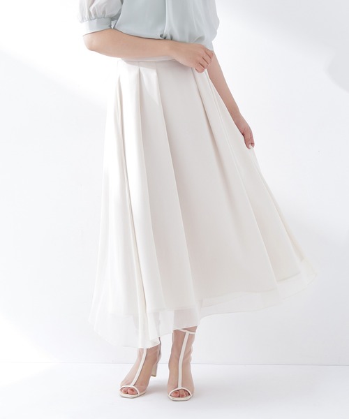 NATURAL BEAUTY BASIC（ナチュラルビューティーベーシック）の「◇楊柳シアーフレアスカート（スカート・レディース・ライトグリーン/チャコールグレー/オフホワイト・SMALL/MEDIUM）」の4枚目の写真
