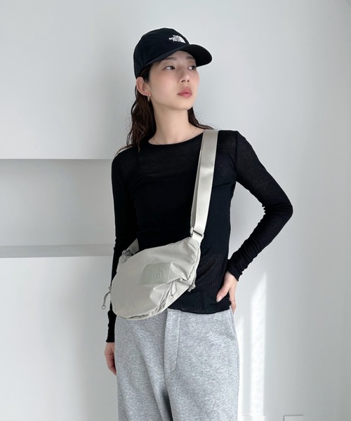 THE NORTH FACE(ザノースフェイス)の「◇THE NORTH FACE◇ WHITE LABEL 正規品/W ネバー ストップ クロスボディ W NEVER STOP CROSSBODY(ボディバッグ/ウエストポーチ・レディース・カーキ/グレイッシュベージュ/ブラック・FREE)」の13枚目の写真