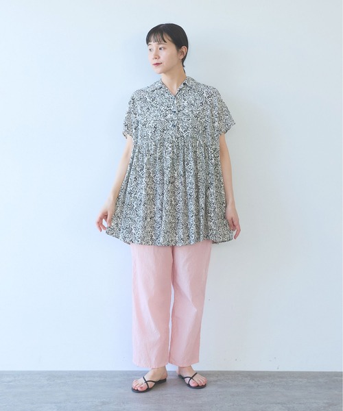 yuni(ユニ )の「rayon cupla cotton flower print open peprum tunic(シャツ/ブラウス・レディース・アイボリー/グリーン・FREE)」の3枚目の写真