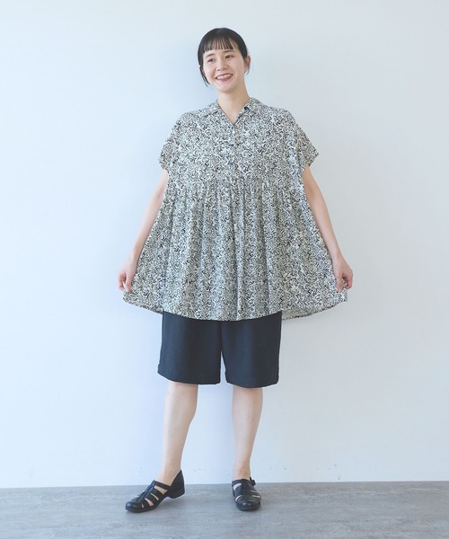 yuni(ユニ )の「rayon cupla cotton flower print open peprum tunic(シャツ/ブラウス・レディース・アイボリー/グリーン・FREE)」の6枚目の写真