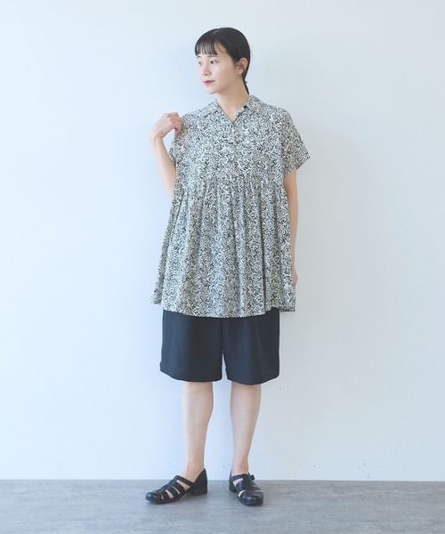 yuni(ユニ )の「rayon cupla cotton flower print open peprum tunic(シャツ/ブラウス・レディース・アイボリー/グリーン・FREE)」の7枚目の写真