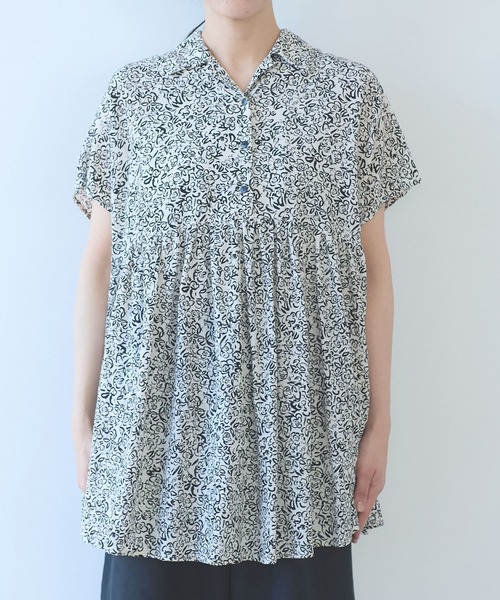 yuni(ユニ )の「rayon cupla cotton flower print open peprum tunic(シャツ/ブラウス・レディース・アイボリー/グリーン・FREE)」の10枚目の写真