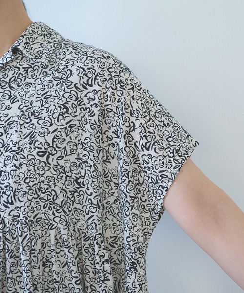 yuni(ユニ )の「rayon cupla cotton flower print open peprum tunic(シャツ/ブラウス・レディース・アイボリー/グリーン・FREE)」の13枚目の写真