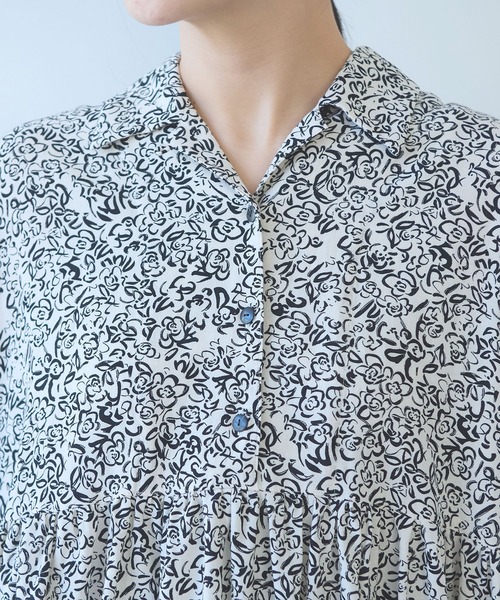 yuni(ユニ )の「rayon cupla cotton flower print open peprum tunic(シャツ/ブラウス・レディース・アイボリー/グリーン・FREE)」の12枚目の写真