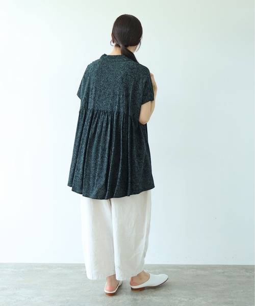 yuni(ユニ )の「rayon cupla cotton flower print open peprum tunic(シャツ/ブラウス・レディース・アイボリー/グリーン・FREE)」の21枚目の写真