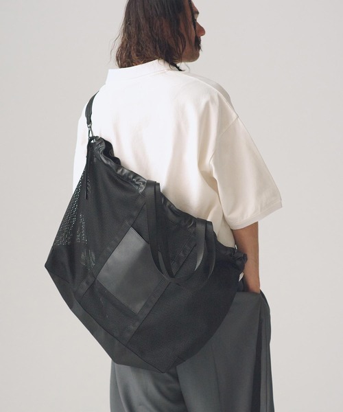 ADAM PATEK(アダムパテック)の「ADAMPATEK/leather trimmed mesh 2way big tote bag /レザーxメッシュ2wayビッグトートバッグ(トートバッグ・メンズ・ブラック・FREE)」の2枚目の写真