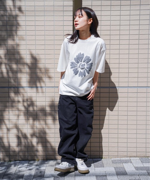ATELANE（アテレーン）の「ATELANE / ピグメント/刺繍/Tシャツ/アソート（Tシャツ/カットソー・メンズ・ブラック/オフホワイト・X-LARGE/LARGE/MEDIUM）」の3枚目の写真