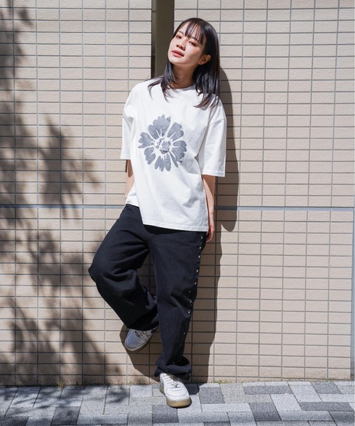 ATELANE（アテレーン）の「ATELANE / ピグメント/刺繍/Tシャツ/アソート（Tシャツ/カットソー・メンズ・ブラック/オフホワイト・X-LARGE/LARGE/MEDIUM）」の4枚目の写真