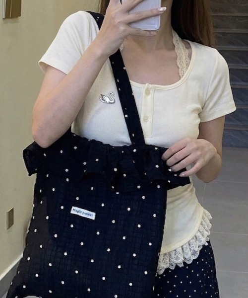 SHEPP(シープ)の「【A4サイズ対応可】ワッシャーフラワー ショルダーバッグ / ドット 小花柄 トートバッグ(ショルダーバッグ・レディース・ブラック/ホワイト/レッド・F)」の2枚目の写真
