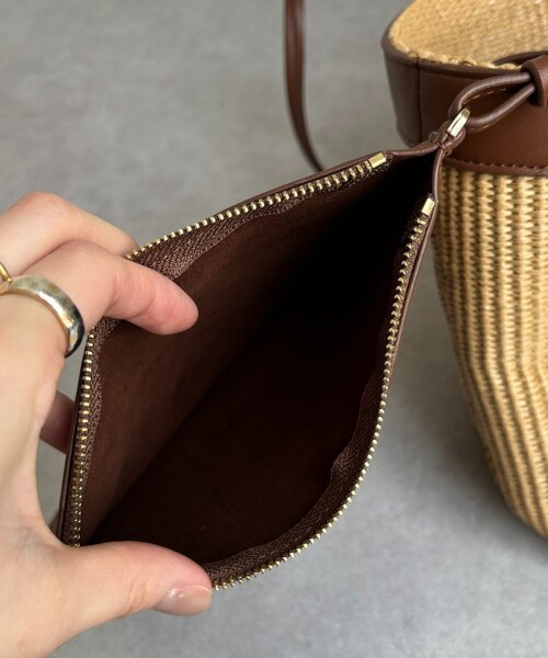 DouDou(ドゥドゥ)の「横長2wayトートバッグ(ショルダーバッグ・レディース・ブラック/ベージュ系その他/ベージュ・FREE)」の15枚目の写真