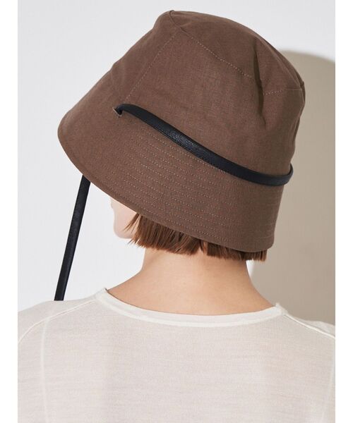 ELENDEEK(エレンディーク)の「レザーストリングハット(ハット・レディース・カーキ/ブラック/アイボリー・FREE)」の3枚目の写真