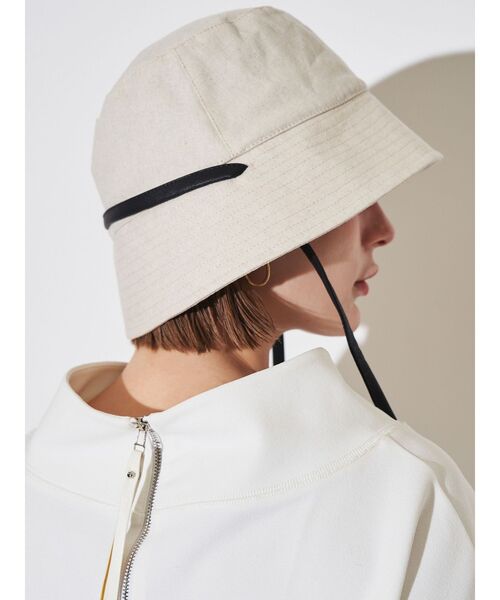 ELENDEEK(エレンディーク)の「レザーストリングハット(ハット・レディース・カーキ/ブラック/アイボリー・FREE)」の5枚目の写真