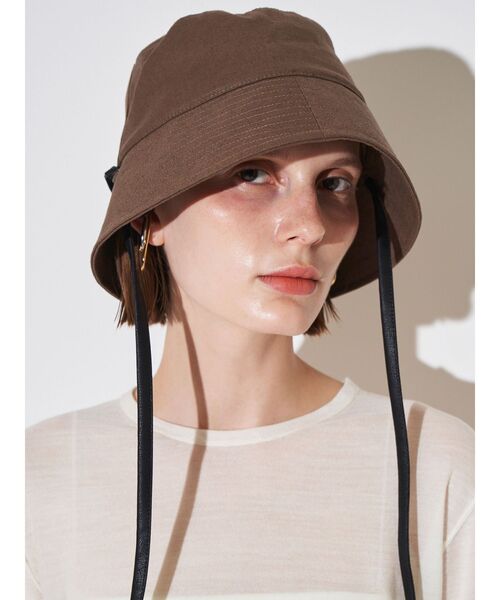 ELENDEEK(エレンディーク)の「レザーストリングハット(ハット・レディース・カーキ/ブラック/アイボリー・FREE)」の11枚目の写真