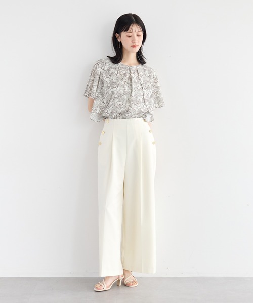 YECCA VECCA(イェッカヴェッカ)の「ラインフルーツ柄ラッフルブラウス(シャツ/ブラウス・レディース・ブラック/ベージュ・FREE)」の8枚目の写真