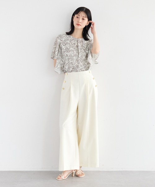 YECCA VECCA(イェッカヴェッカ)の「ラインフルーツ柄ラッフルブラウス(シャツ/ブラウス・レディース・ブラック/ベージュ・FREE)」の9枚目の写真