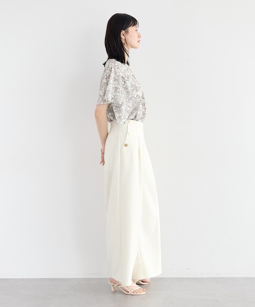 YECCA VECCA(イェッカヴェッカ)の「ラインフルーツ柄ラッフルブラウス(シャツ/ブラウス・レディース・ブラック/ベージュ・FREE)」の10枚目の写真