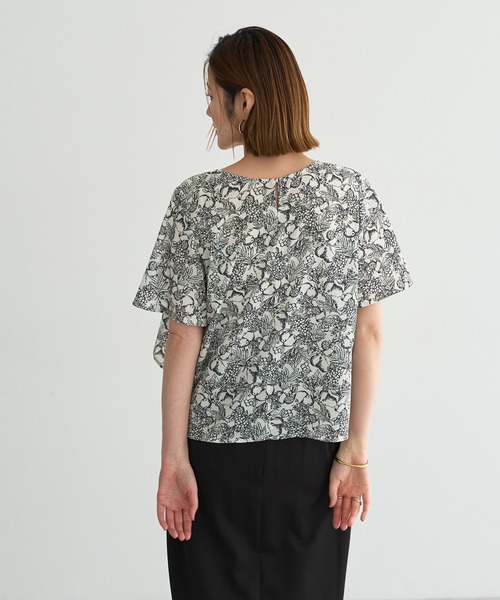 YECCA VECCA(イェッカヴェッカ)の「ラインフルーツ柄ラッフルブラウス(シャツ/ブラウス・レディース・ブラック/ベージュ・FREE)」の21枚目の写真