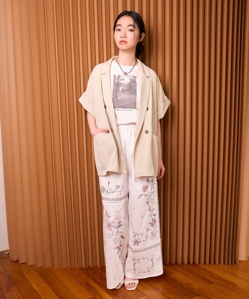 mysty woman(ミスティウーマン)の「【UVカット/接触冷感/吸水速乾機能付き】モノクロフォトショートT半袖 678689(Tシャツ/カットソー・レディース・オフホワイト/ブラック・FREE)」の7枚目の写真