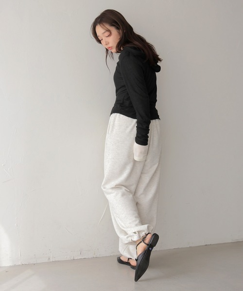 cheriella(シェリエラ)の「【cheriella】ドローストリング裏毛スウェットパンツ DRAWSTRING FRENCH TERRY SWEAT PANTS(スウェットパンツ・レディース・杢グレー/ブラック/オートミール・FREE)」の6枚目の写真