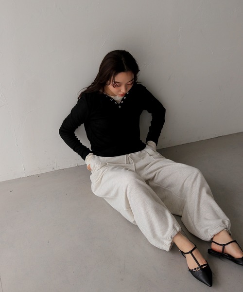 cheriella(シェリエラ)の「【cheriella】ドローストリング裏毛スウェットパンツ DRAWSTRING FRENCH TERRY SWEAT PANTS(スウェットパンツ・レディース・杢グレー/ブラック/オートミール・FREE)」の7枚目の写真