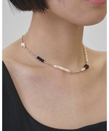 FIGURE（フィギュア）の「Asymmetry Pearl Choker 12610902（ネックレス）」