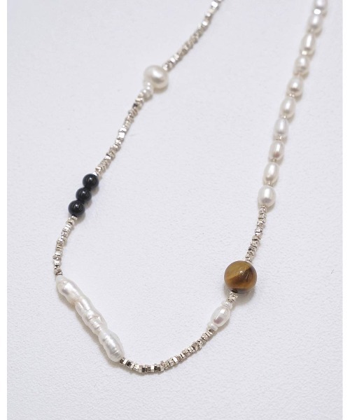 TODAYFUL（トゥデイフル）の「Asymmetry Pearl Choker 12610902（ネックレス・メンズ・シルバー・FREE）」の3枚目の写真
