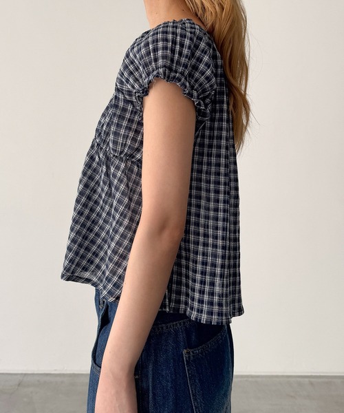 CANAL JEAN(キャナルジーン)の「HARING チェック半袖パフブラウス(シャツ/ブラウス・レディース・ネイビー・ONE SIZE)」の6枚目の写真