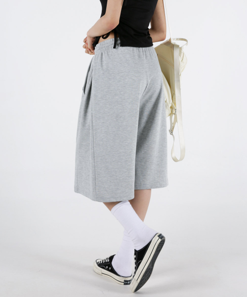 UMM（ウム）の「レディース サイドピンタック 切り替え バミューダパンツ 3COLOR（その他パンツ・レディース・ライトグレー/ブラック/グレー系・MEDIUM/LARGE/X-LARGE）」の22枚目の写真