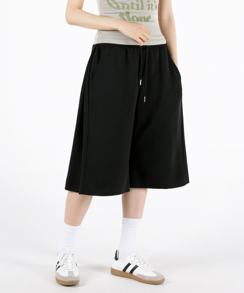 UMM（ウム）の「レディース サイドピンタック 切り替え バミューダパンツ 3COLOR（その他パンツ・レディース・ライトグレー/ブラック/グレー系・MEDIUM/LARGE/X-LARGE）」の17枚目の写真