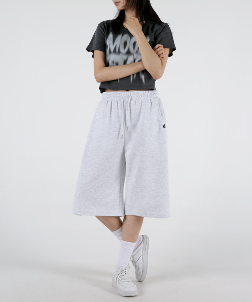 UMM（ウム）の「レディース サイドピンタック 切り替え バミューダパンツ 3COLOR（その他パンツ・レディース・ライトグレー/ブラック/グレー系・MEDIUM/LARGE/X-LARGE）」の7枚目の写真