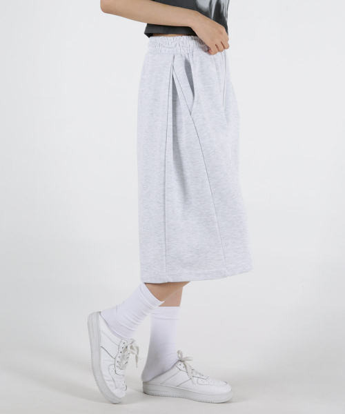 UMM（ウム）の「レディース サイドピンタック 切り替え バミューダパンツ 3COLOR（その他パンツ・レディース・ライトグレー/ブラック/グレー系・MEDIUM/LARGE/X-LARGE）」の8枚目の写真