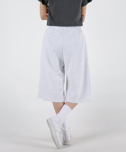 UMM（ウム）の「レディース サイドピンタック 切り替え バミューダパンツ 3COLOR（その他パンツ・レディース・ライトグレー/ブラック/グレー系・MEDIUM/LARGE/X-LARGE）」の11枚目の写真