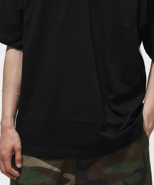 NEW ERA(ニューエラ)の「ニューエラ SS OS CT TEE ZOOM UP LOGO BLK 261(Tシャツ/カットソー・メンズ・ブラック・S/M/L/LL/3L)」の4枚目の写真